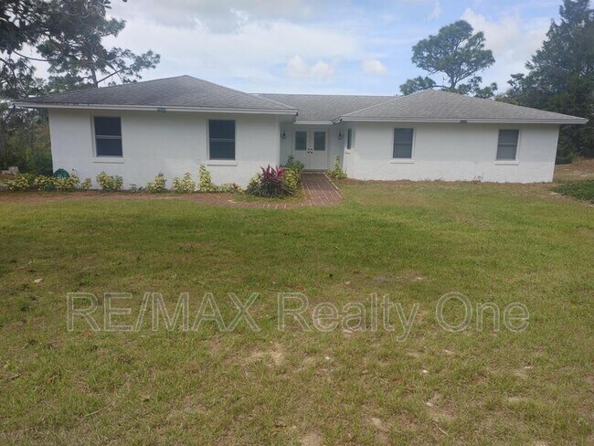property at 3270 N Stirrup Dr
