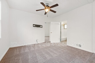 2410 Collins St in McKeesport, PA - Building Photo - Building Photo