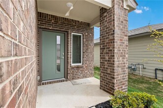 964 Lady Bird Ln in College Station, TX - Building Photo - Building Photo