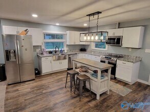 4728 Panorama Dr SE in Huntsville, AL - Building Photo - Building Photo