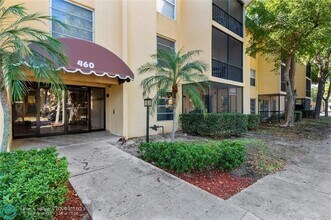 460 NW 20th St in Boca Raton, FL - Foto de edificio - Building Photo