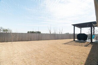 5510 Daniel Wy in Saint Hedwig, TX - Building Photo - Building Photo