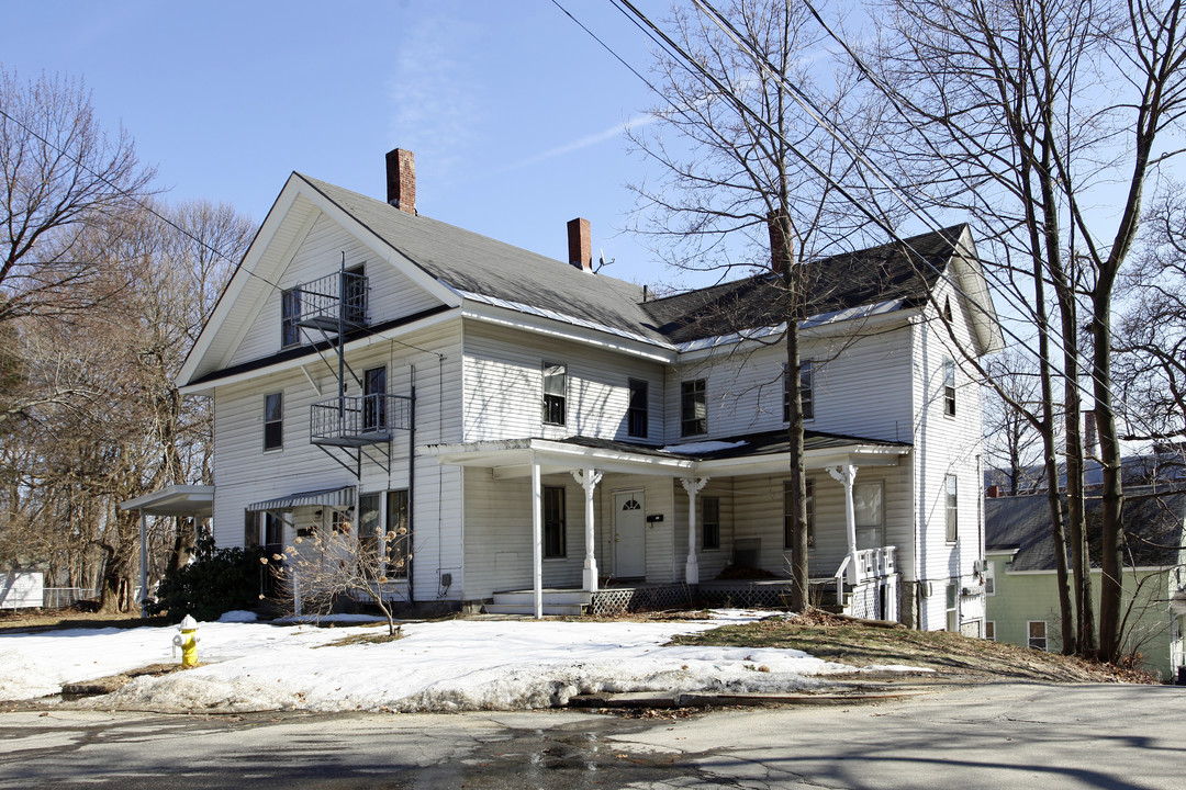 18-20 Auburn St in Nashua, NH - Building Photo