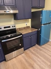 2243 S Meridian St, Unit 2 in Tallahassee, FL - Foto de edificio - Building Photo