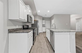 8213 Burma Dr in Fort Worth, TX - Building Photo - Building Photo