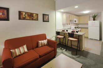 University Park Apartments in Cincinnati, OH - Foto de edificio - Building Photo