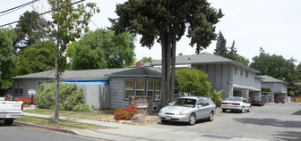 Cambridge Pines Apartments