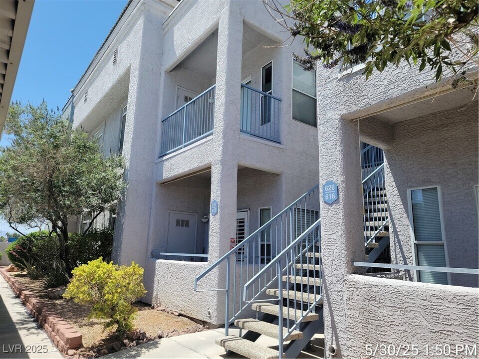2201 Ramsgate Dr in Henderson, NV - Building Photo