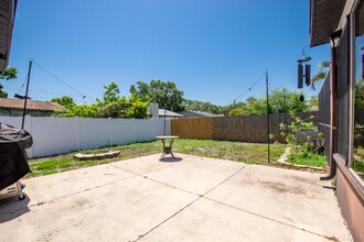 502 Timber Bay Cir E in Oldsmar, FL - Building Photo - Building Photo