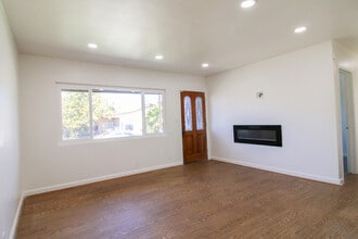846 W Spruce St in Compton, CA - Building Photo - Building Photo