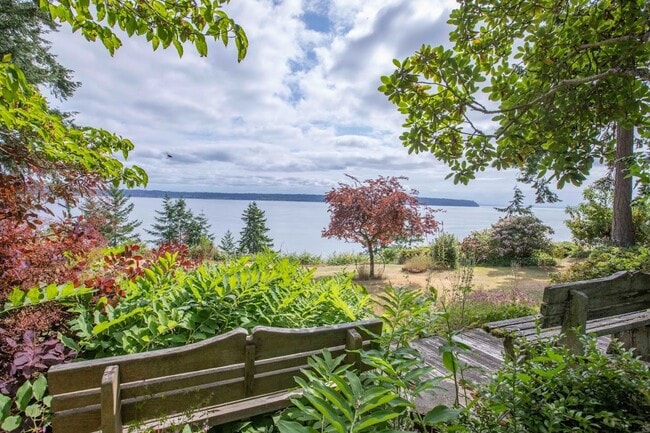 property at 3925 Saratoga Rd