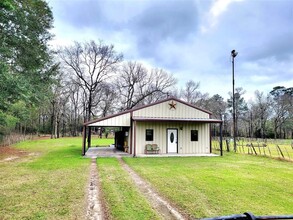 11981 Old County Rd in Willis, TX - Building Photo - Building Photo