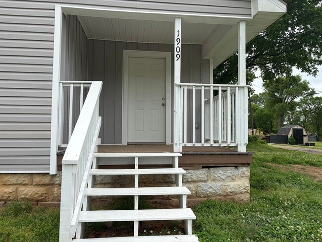 1909 N May Ave in Fort Smith, AR - Building Photo - Building Photo
