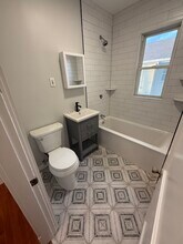 86A Quincy St, Unit 2 in Medford, MA - Foto de edificio - Building Photo