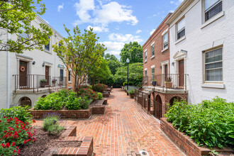 Ward Circle Condominiums in Washington, DC - Building Photo - Building Photo