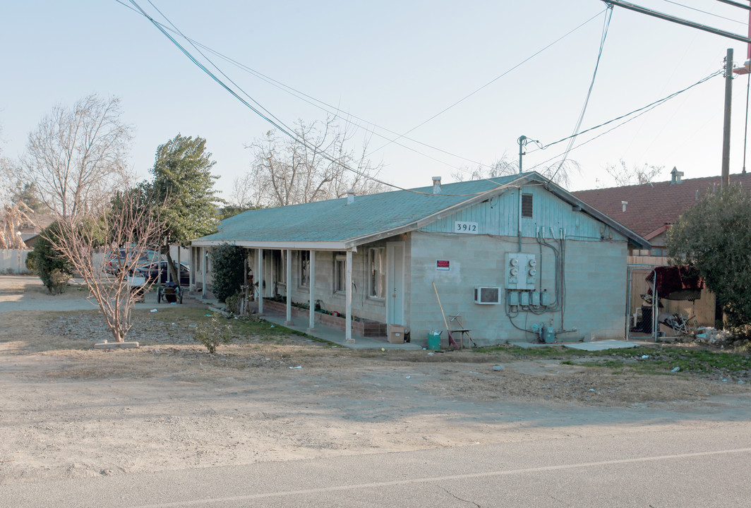 3912 El Camino Ave in Ceres, CA - Building Photo