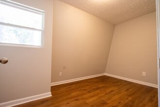 205 Rustwood Dr in Athens, GA - Foto de edificio - Building Photo