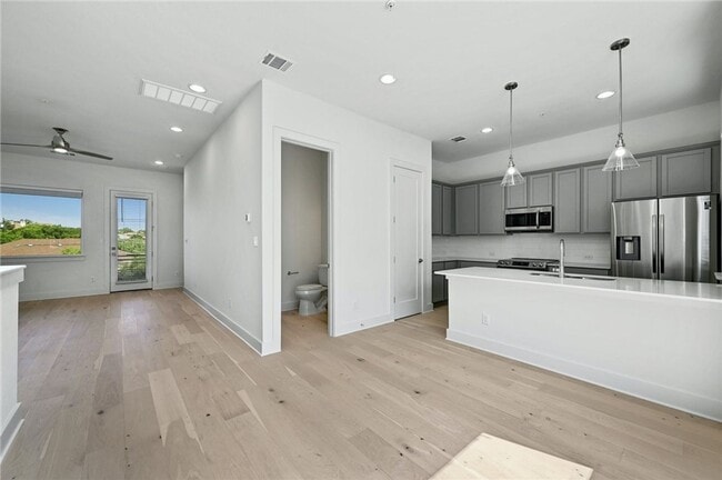 property at 2050 Lohmans Spur Rd