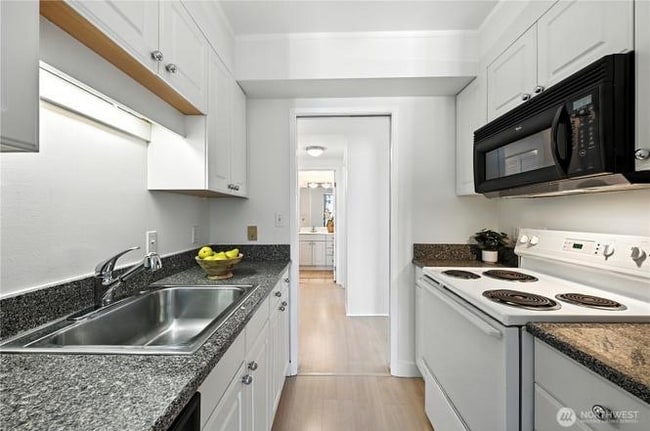 2101 3rd Ave in Seattle, WA - Foto de edificio - Building Photo