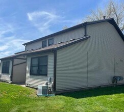 4216 Foxfire Ct in Toledo, OH - Building Photo - Building Photo