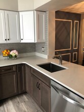 104 Kendall Ln in Bethel Park, PA - Building Photo - Building Photo