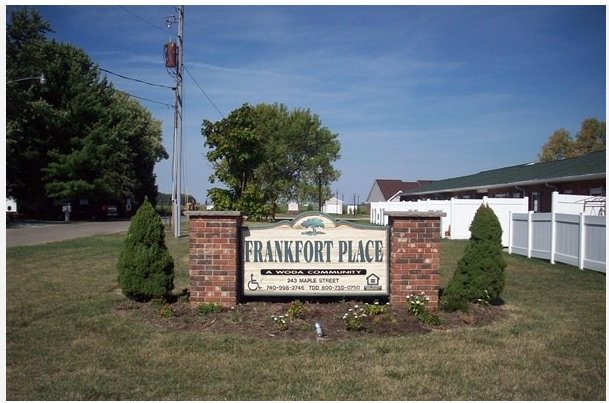 Frankfort Place in Frankfort, OH - Foto de edificio