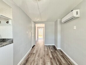 711 18th Ave S in St. Petersburg, FL - Building Photo - Building Photo
