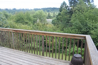 2405 5th Ave in West Linn, OR - Building Photo - Building Photo