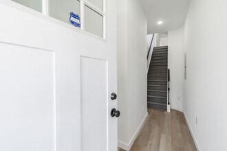 5758 Spruce St in Philadelphia, PA - Building Photo - Building Photo