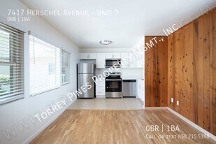 7417 Herschel Ave in San Diego, CA - Building Photo