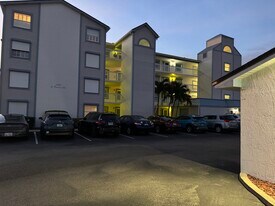 540 S Brevard Ave, Unit 423 in Cocoa Beach, FL - Building Photo