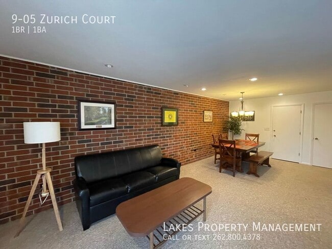 9 Zurich Ct in Lake Geneva, WI - Building Photo - Building Photo