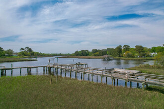 Pelican Dock Apartments in Norfolk, VA - Building Photo - Building Photo