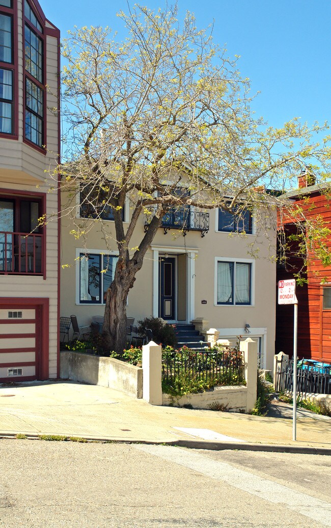 498 Hoffman in San Francisco, CA - Building Photo - Building Photo