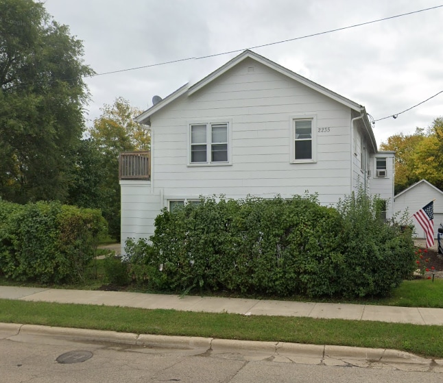 2235 Center Ave, Unit Apartment 3