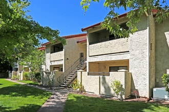 Lakeview Apartments in Chico, CA - Building Photo - Building Photo