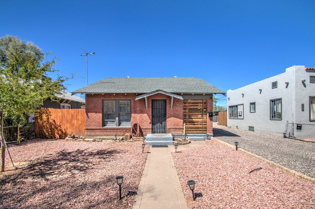322 N 12th St in Phoenix, AZ - Building Photo