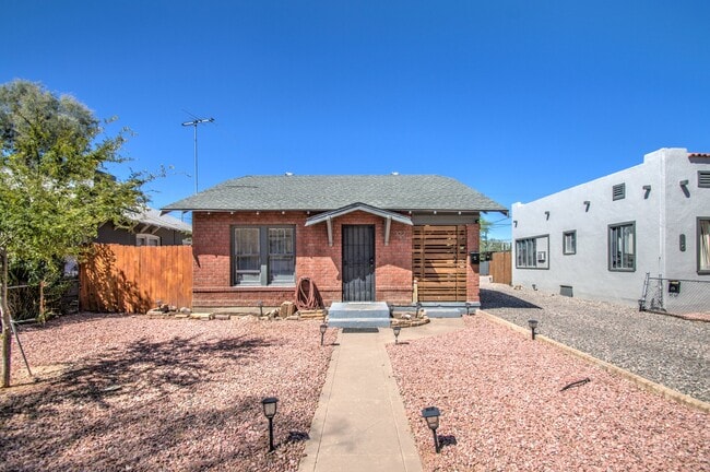 property at 322 N 12th St