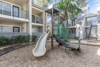 The Retreat at Lake Highlands in Dallas, TX - Building Photo - Building Photo