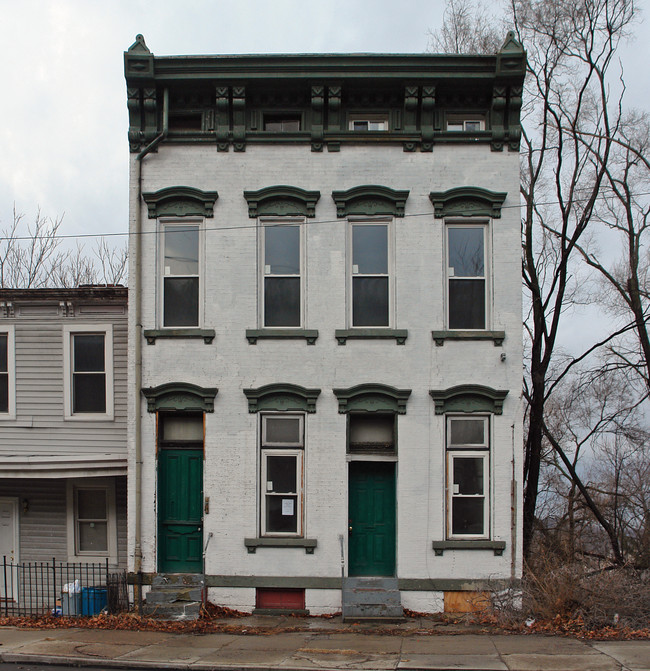 2439 W McMicken Ave in Cincinnati, OH - Building Photo - Building Photo