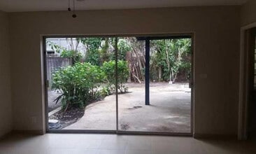 615 NE 8th Ave in Fort Lauderdale, FL - Foto de edificio - Building Photo