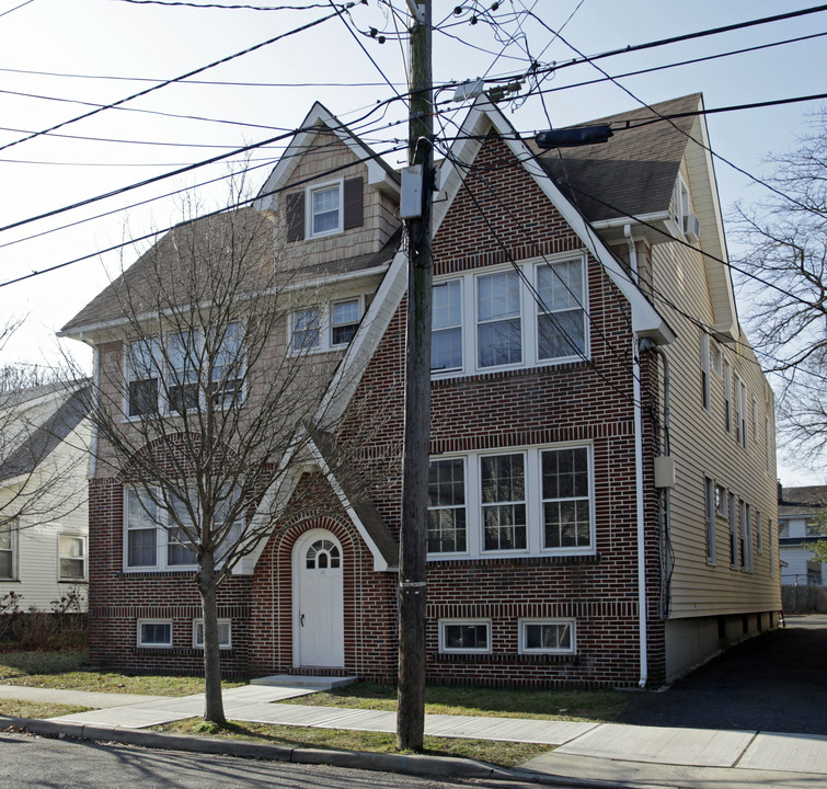 16 Comstock St in New Brunswick, NJ - Building Photo