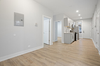 6948 N Wolcott Ave in Chicago, IL - Building Photo - Building Photo