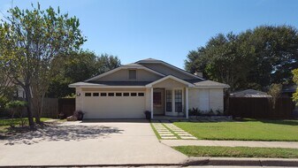 12050 Trotwood Drive in Austin, TX - Building Photo