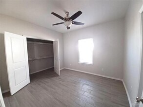 1630 Playa Dr, Unit 4 in Weslaco, TX - Building Photo - Building Photo