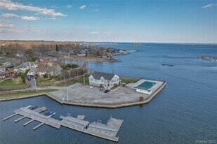 1001 Shore Acres Dr in Mamaroneck, NY - Building Photo