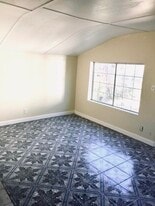 15133 Gundry Ave, Unit 15133 in Paramount, CA - Building Photo