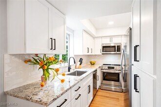 1275 7th Ave N in Naples, FL - Building Photo - Building Photo