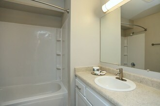 Madison Park Apartments in Bothell, WA - Building Photo - Interior Photo