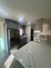 6538 Cassandra Dr in Bell Gardens, CA - Foto de edificio - Building Photo